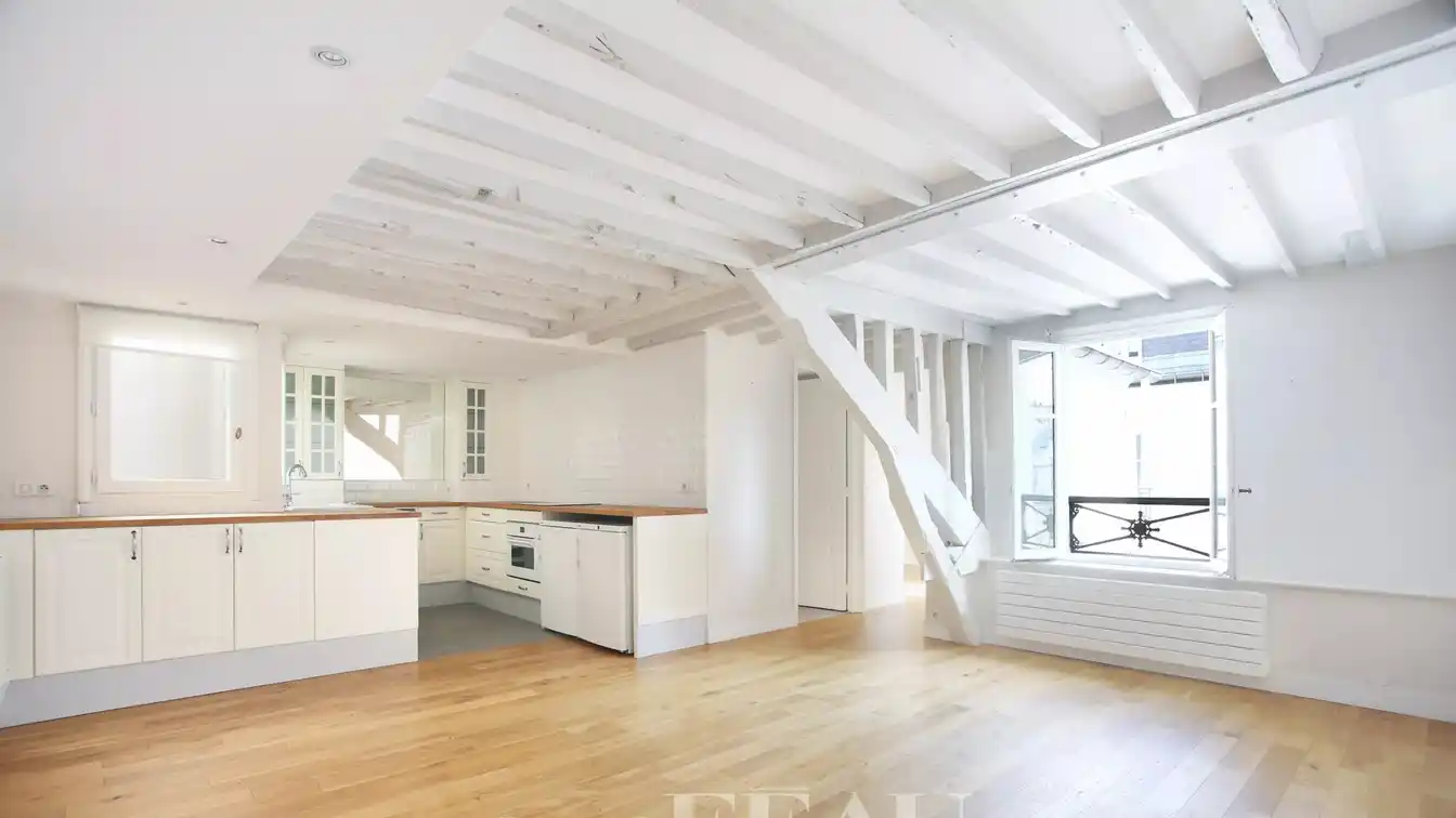 Bright and Peaceful Apartment