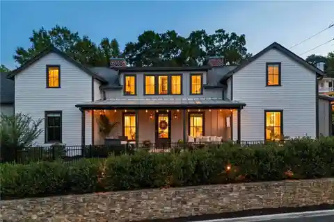 Sophisticated Residence in the Historic Mill District