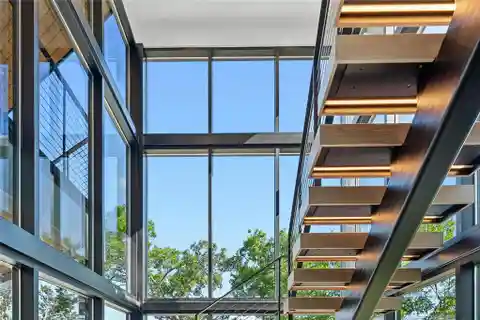 Breathtaking Modern Residence in the Heart of Lakeway