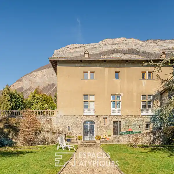 HISTORIC MEYLAN ESTATE WITH PANORAMIC VIEWS