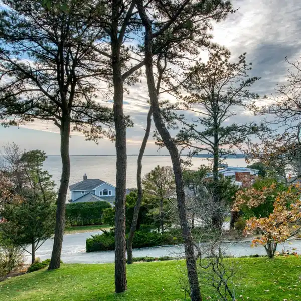 AMAZING VIEWS OVER SHINNECOCK BAY