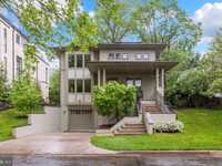 ENERGY EFFICIENT ARTS AND CRAFTS STYLE HOME