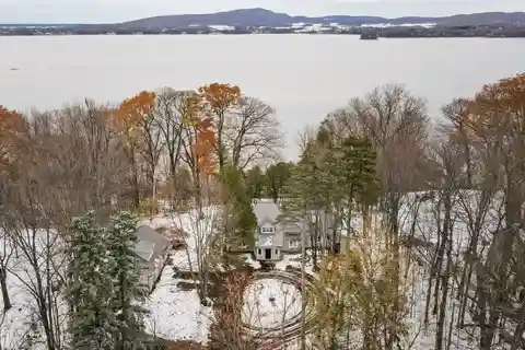 Unbeatable Waterfront Setting