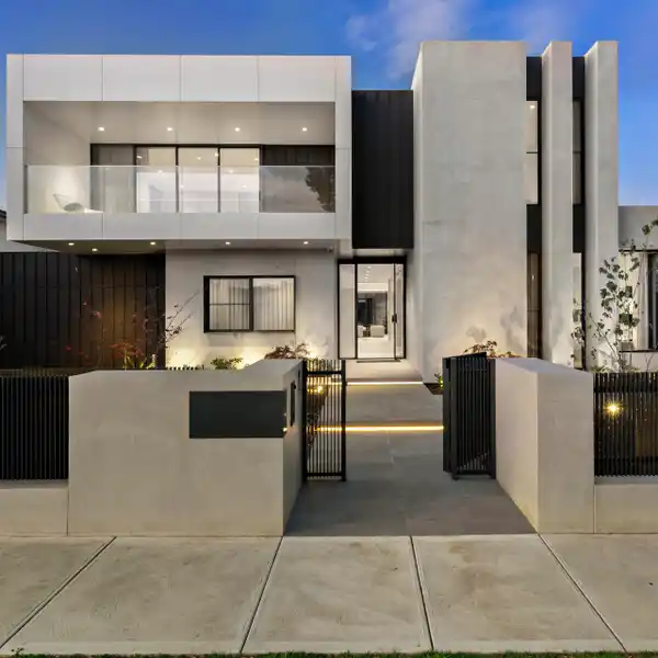 FULLY CUSTOMIZED ARCHITECTURAL STATEMENT