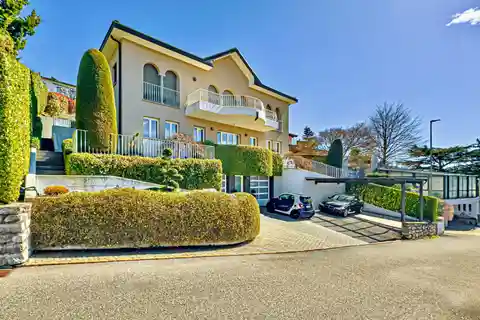 Beautiful Home in Quiet and Convenient Location