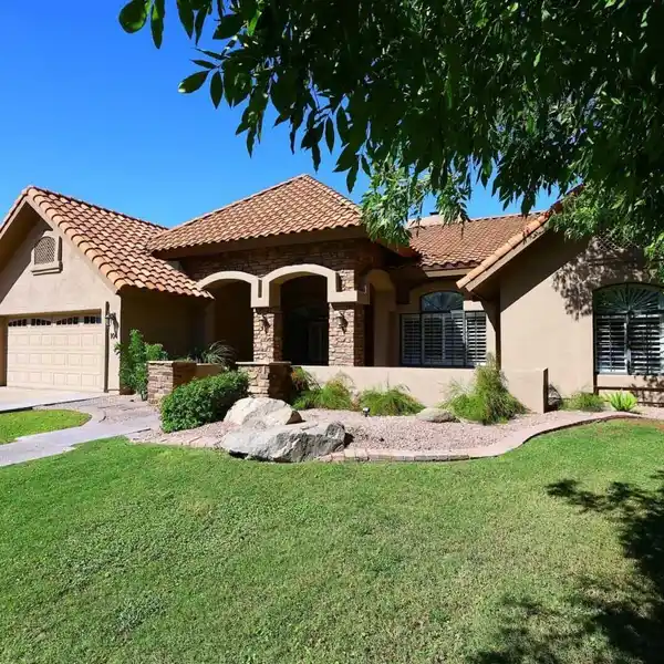 GRAND GRAYSTONE ESTATE WITH PEBBLETEC DIVING POOL