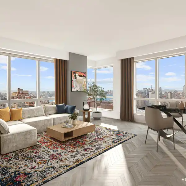 EXPANSIVE HIGH-FLOOR HOME