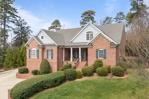 Beautiful Sunny Home on a Wonderful Cul-De-Sac