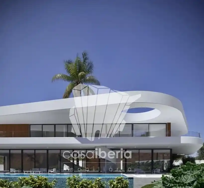 Contemporary Villa Near Albufeira's Heart