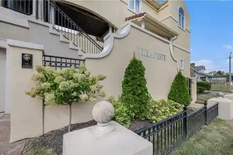 Iconic South Plaza Penthouse