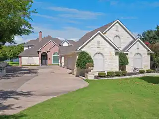 Stunning Private Lakefront Estate