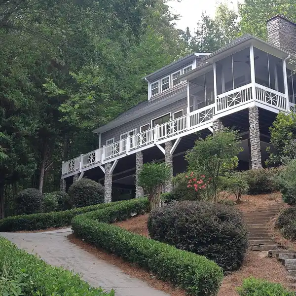 CEDAR SHAKE COTTAGE IN PERRIN COVE AT LAKE BURTON