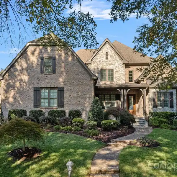 BEAUTIFUL HIGHGROVE NEIGHBORHOOD HOME