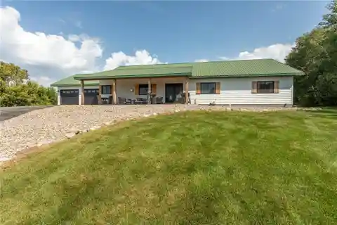 Luxury Country Living with Heated Barns and Shop