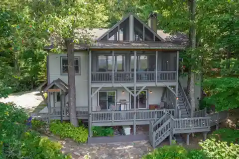 Secluded Mountain Retreat with Timeless Style