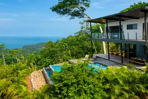 Horizon Retreat Villa in Uvita