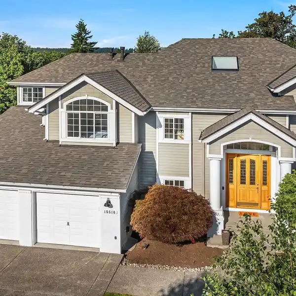 GORGEOUS MOVE-IN READY BURNSTEAD HOME