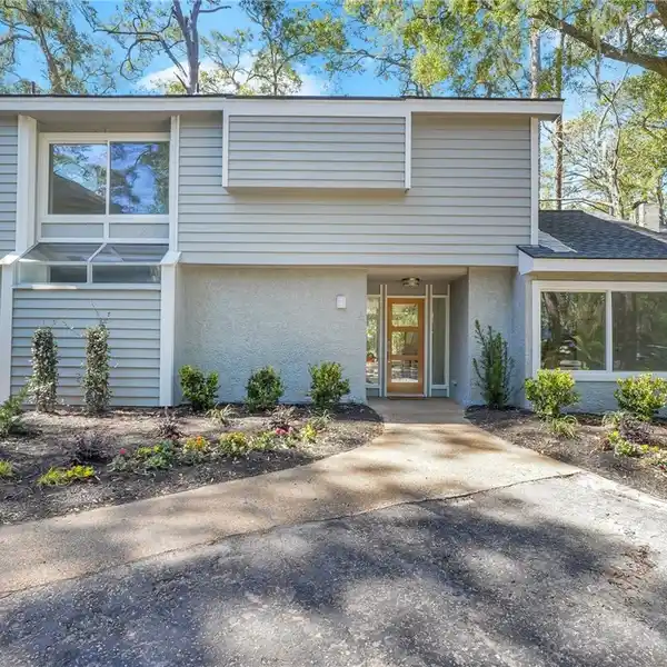 NEWLY REMODELED HOME IN THE EXCLUSIVE BRIDGEPORT COMMUNITY