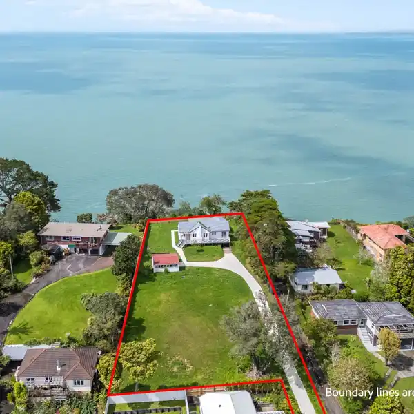 EXPANSIVE GREEN BAY SITE WITH ENDLESS POSSIBILITIES