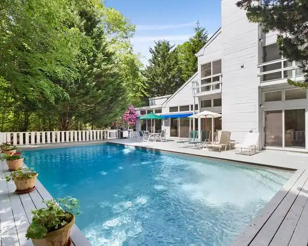 LOVELY CONTEMPORARY HOME FOR RENT