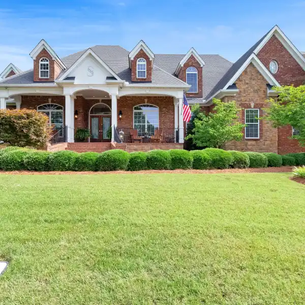 RESORT LIVING IN A QUIET UPSCALE NEIGHBORHOOD