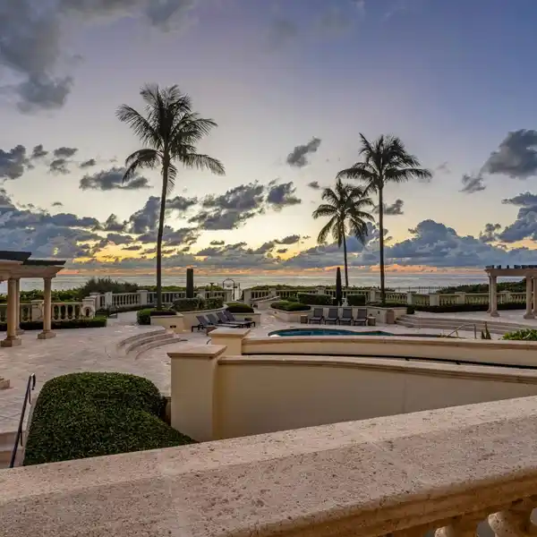SPECTACULAR AND RARELY FOUND DIRECT OCEANFRONT VILLA WITH PRIVATE POOL