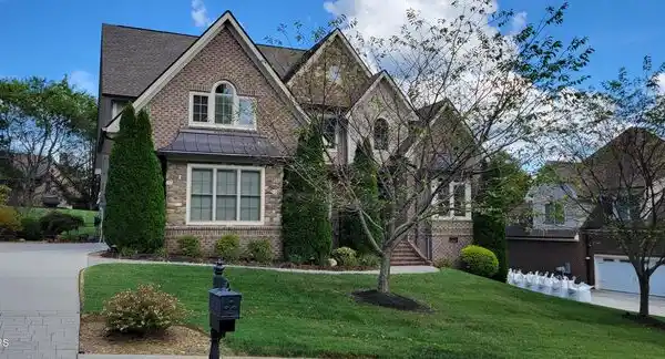 ALL-BRICK HOME IN THE FARM AT WILLOW CREEK
