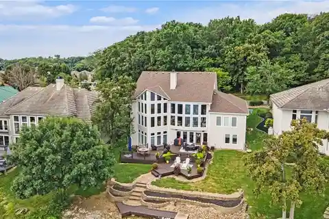 Magnificent Home on Lake Winnebago