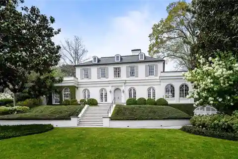 Fully Renovated 1920 Georgian Estate
