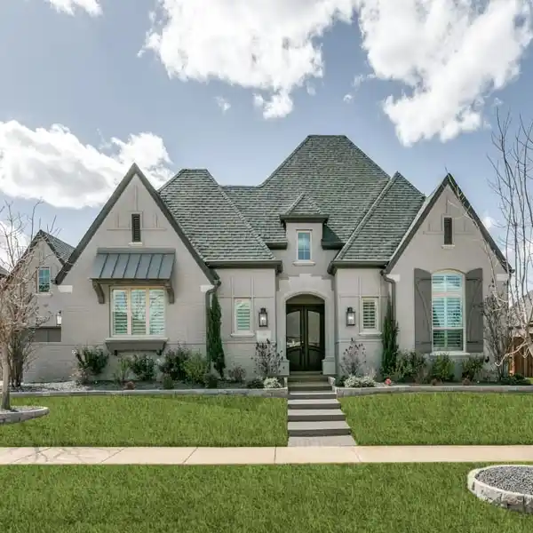 EXQUISITE HOME IN THE PENINSULA OF WINDSONG RANCH