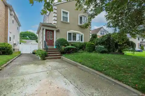 Beautiful and Spacious Colonial Home