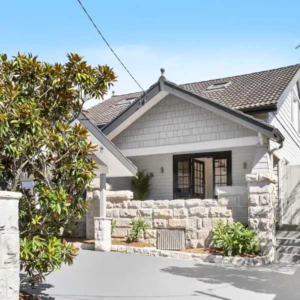 RELAXED CALIFORNIA BUNGALOW