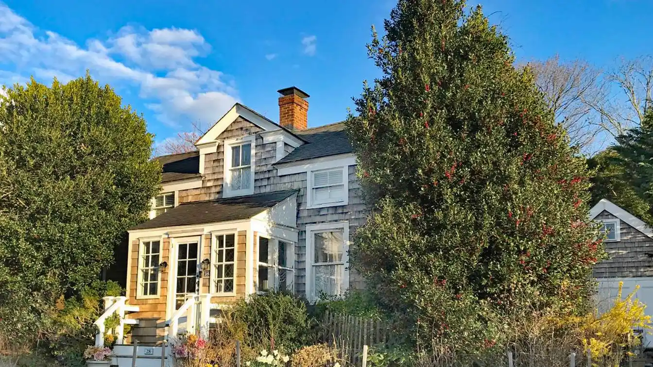 Classic Cedar Shingle Cottage