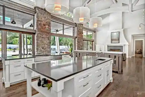 Architectural Masterpiece in the Heart of Eagle