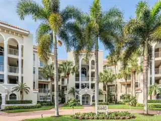 Luxurious Renovated Condo at the Crescent in Pelican Bay