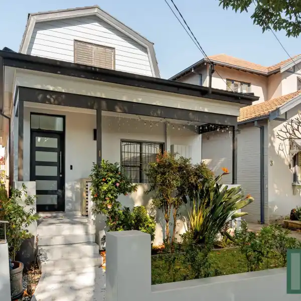 LOVELY HOME IN BLUE-RIBBON LOCATION