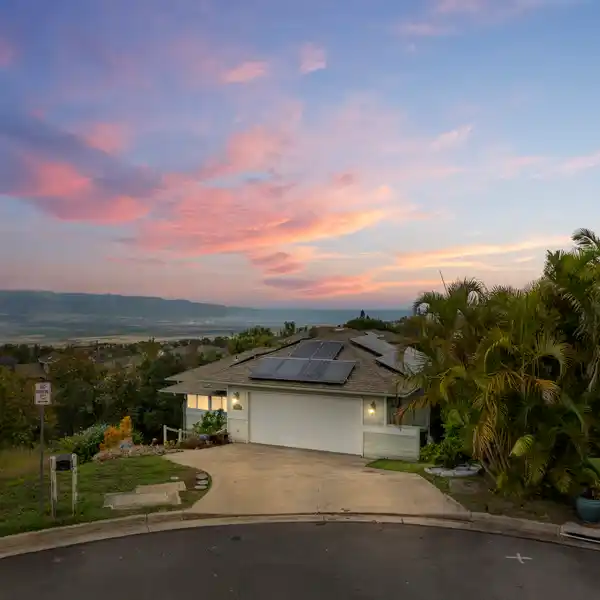 ELEGANT LIVING WITH EPIC VIEWS