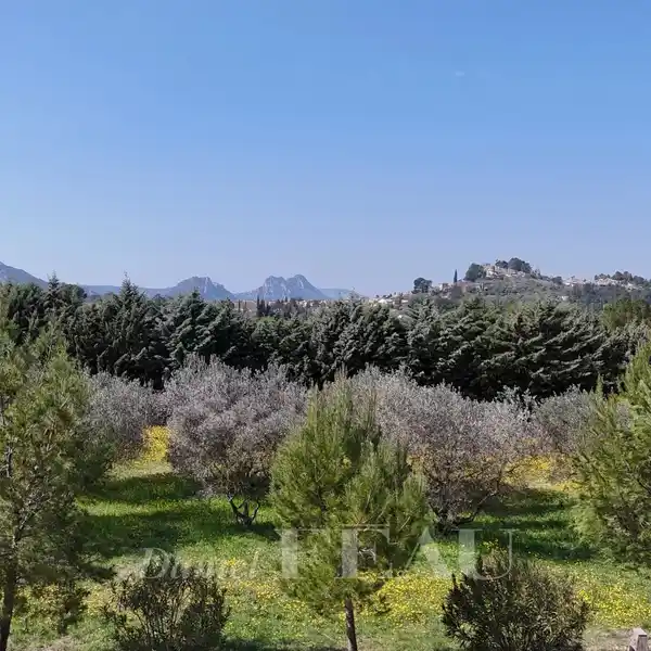 CREATE A DREAM HOME IN A SUPERB LOCATION