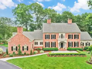 Custom Estate in Prestigious Red Hill