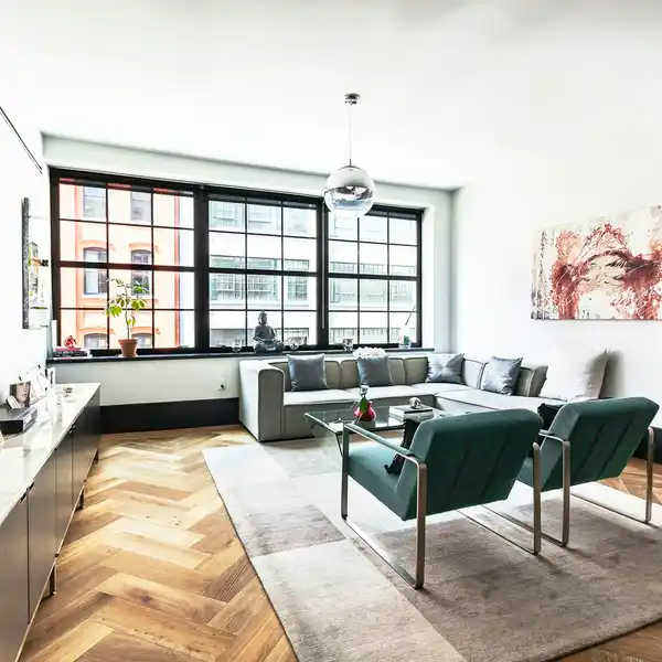 SPACIOUS LOFT WITH A GREAT LAYOUT