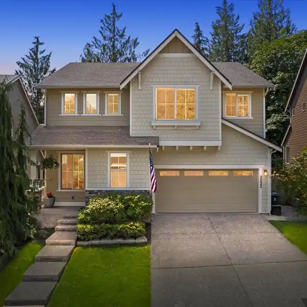 EXCEPTIONAL SHADOWOOD ESTATES HOME