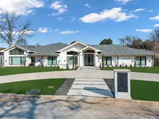 Exceptional Modern New Construction