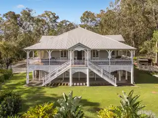 Queenslander Estate of Timeless Grace