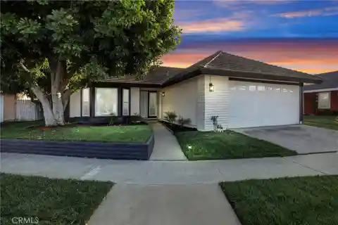 Sleek Open Floorplan with Quartz Island