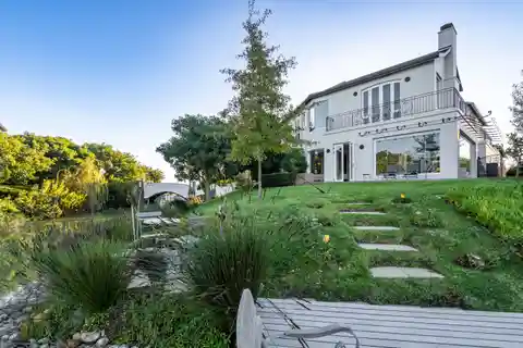 Contemporary Luxury Living