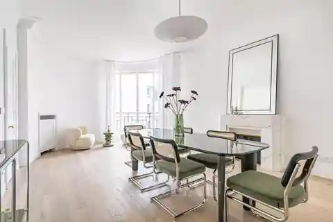 Peaceful Meticulously Renovated Apartment
