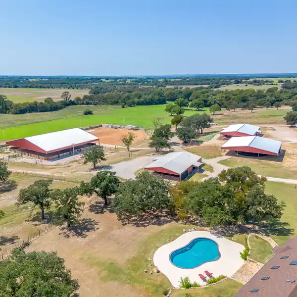 STUNNING 122-ACRE HORSE PROPERTY