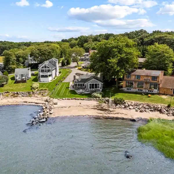 COASTAL GEM ON JOSHUA'S COVE