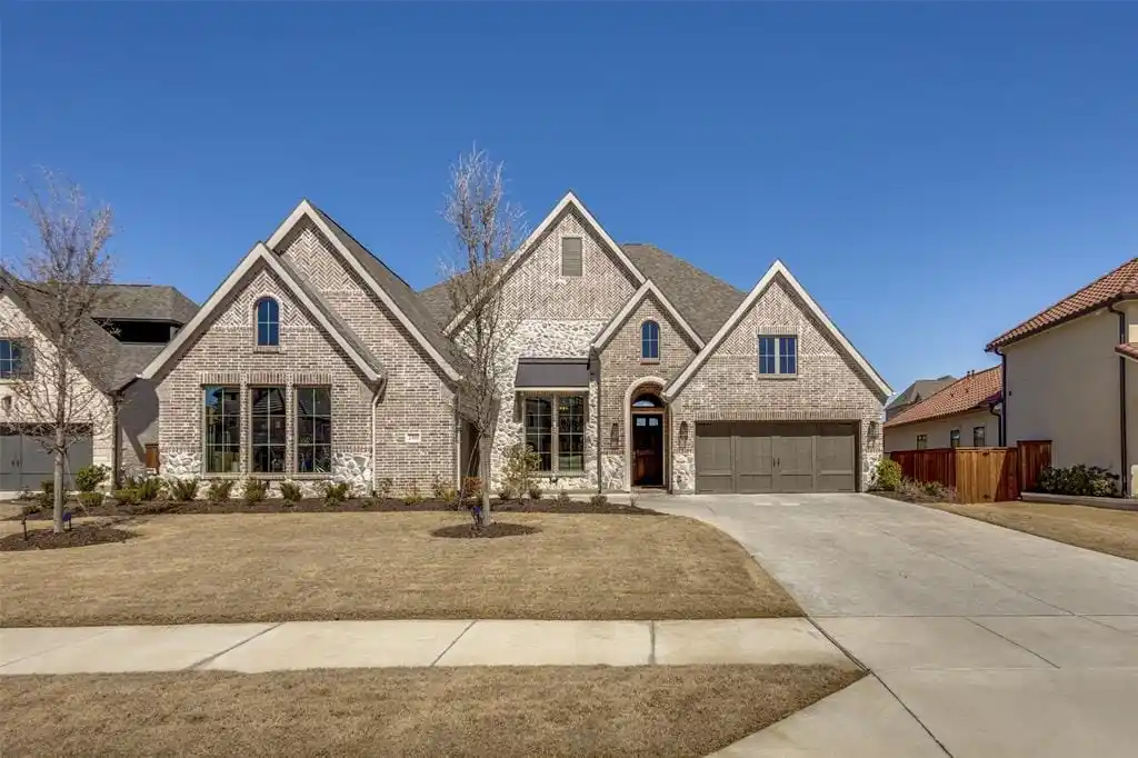 Luxurious One-story Home