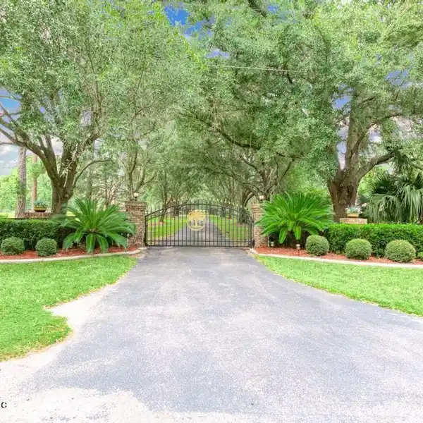 EXCEPTIONAL 40-PLUS ACRE ESTATE